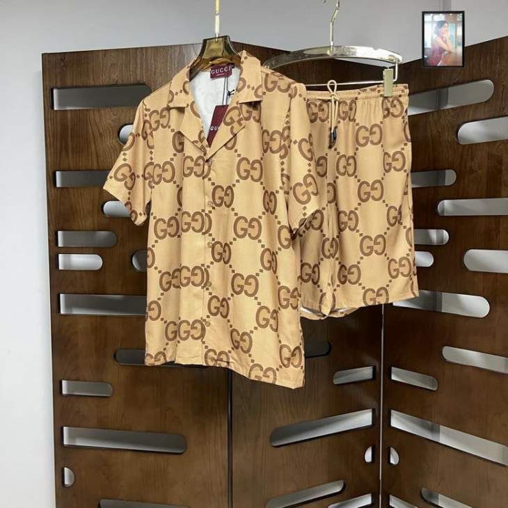 Picture of Gucci Shirt Pant Suits _SKUGucciM-3XL12yn26021553